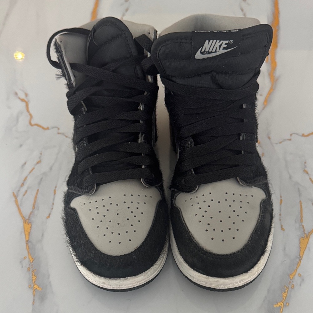 Nike Retro Jordan Black and Grey High-Tops kids